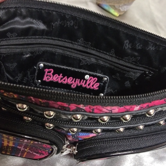 SOLD - Picture 6 of 9